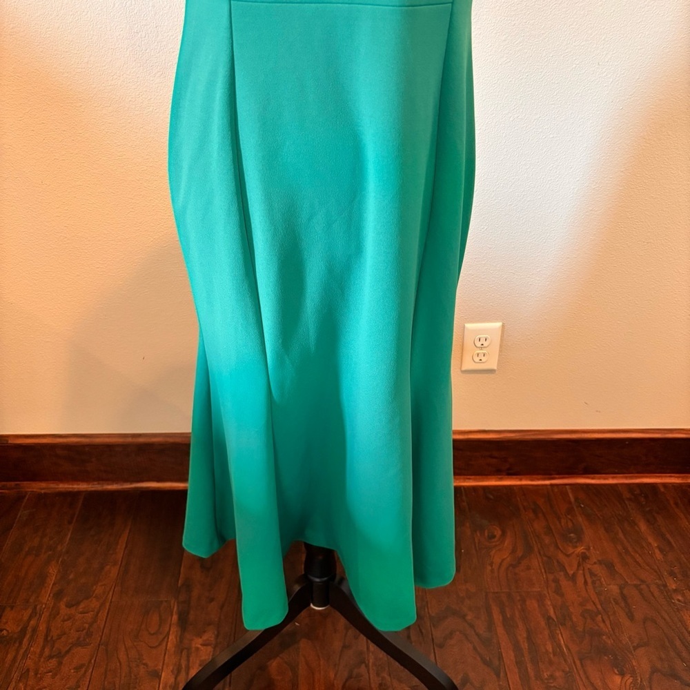 Calvin Klein Scuba Crepe Short Petal Sleeve Crew Neck Sheath Dress, size 10 - Picture 12 of 16